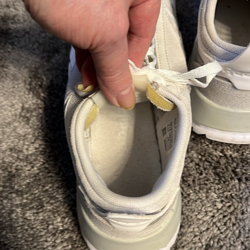 White Women's Athletic Shoes. Size 7 no flaws. Leathered, suede,nylon - Picture 11 of 16